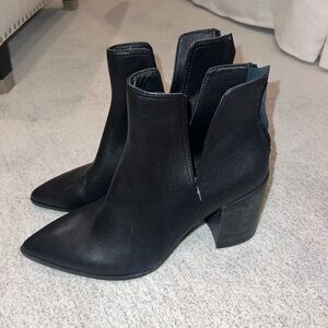 Steve Madden Darci Black Leather Booties